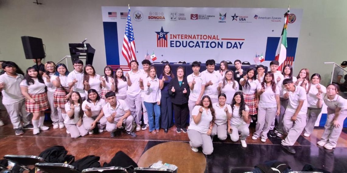 Participa alumnado de Cecyte en la Octava Feria International Education Day