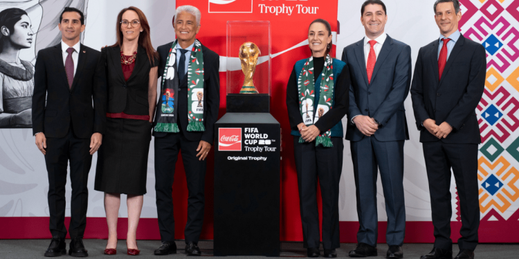 Sheinbaum presenta la Copa del Mundo a 100 días del Mundial 2026