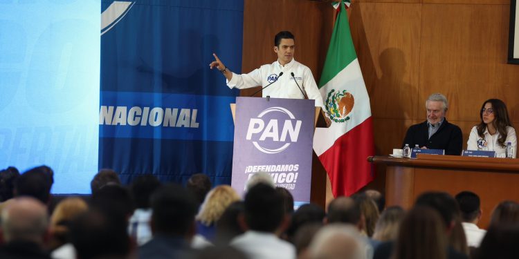 PAN copia método de Morena y va por encuestas para definir a candidatos rumbo a 2027