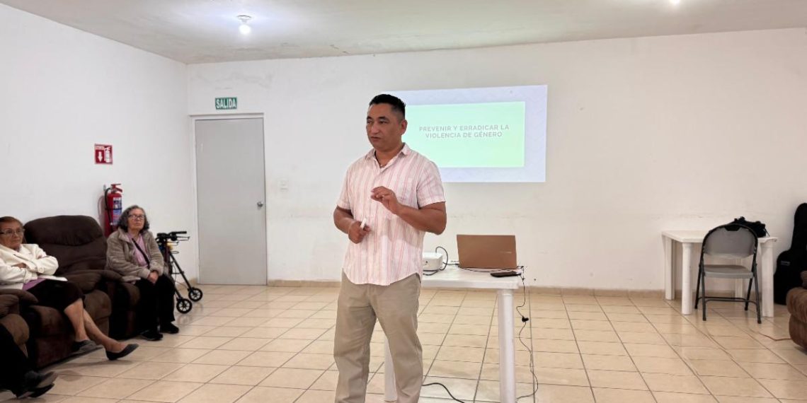 Imparte Gobierno de Sonora pláticas informativas a personas adultas mayores en Hermosillo