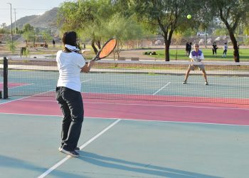 Refuerza Toño Astiazarán apoyo a deportistas con infraestructura y programas