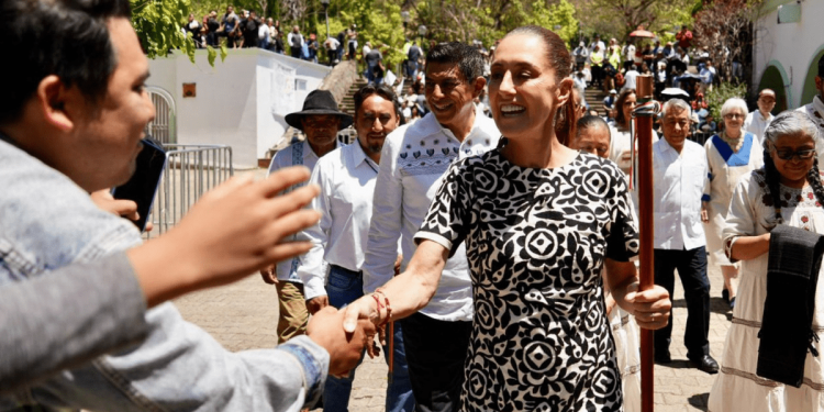 Maestros cumplen advertencia y frenan visita de Sheinbaum