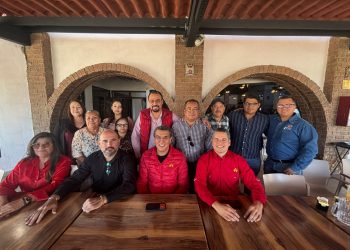 Ramón Flores realiza agenda territorial en Puerto Peñasco y fortalece presencia del PT en el municipio.