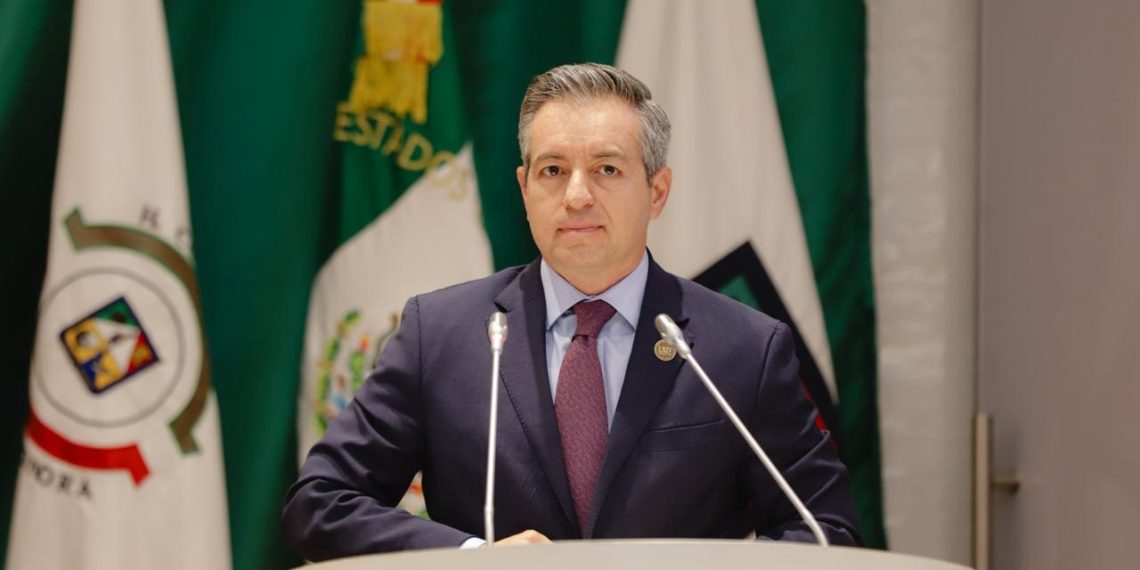 Va Omar Del Valle Colosio por digitalización y simplificación de trámites ambientales en Sonora