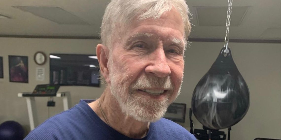 Chuck Norris es hospitalizado por emergencia médica en Hawái, según TMZ