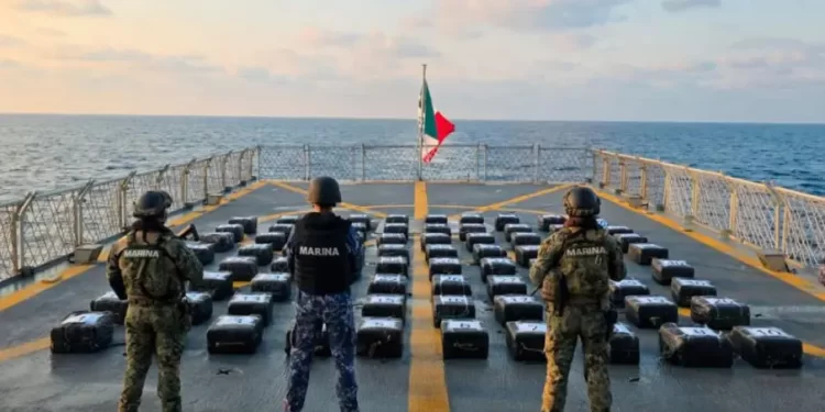 Marina asegura 2 toneladas de cocaína en Acapulco