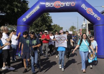 Se realiza en Cajeme caminata conmemorativa por el autismo