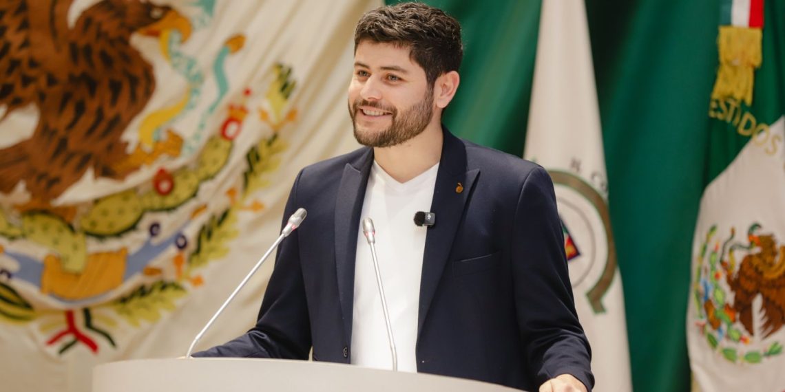 Diputado Arenivar impulsa iniciativa para dar poder a estudiantes universitarios