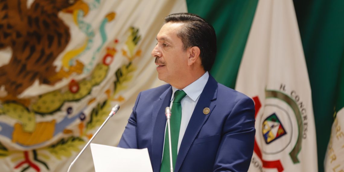 David Figueroa propone establecer límites al incremento del predial