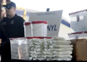 Cae flujo de fentanilo por peleas dentro de cárteles: EU