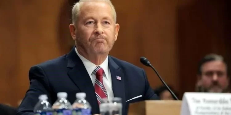 Pide Johnson no ayudar a régimen cubano tras llamado de AMLO