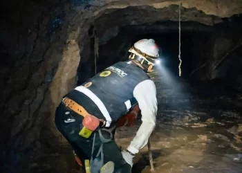 Rescatan a primer minero atrapado en Sinaloa