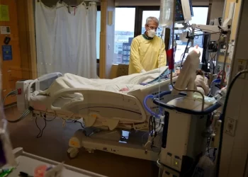 Más de 150.000 muertes por COVID-19 pasaron desapercibidas en Estados Unidos al inicio de la pandemia