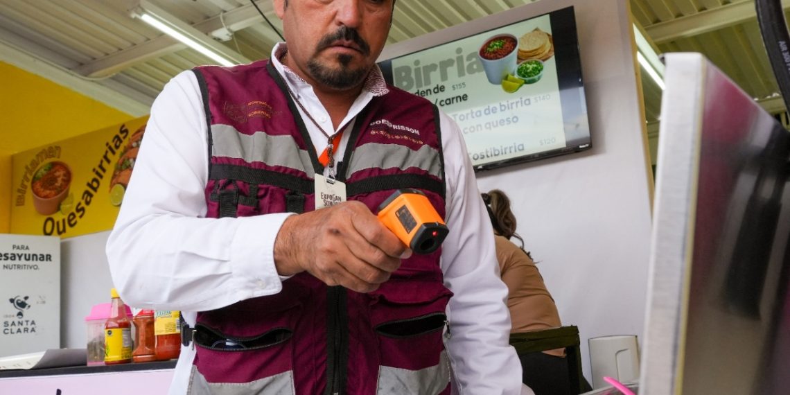 Refuerza Coesprisson acciones de prevención sanitaria durante la Expogan en Hermosillo