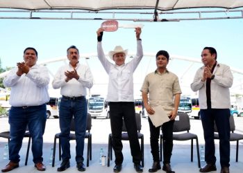 Gobernador Durazo refuerza transporte y salud en Cajeme con nuevos camiones y arranque de Semana Nacional de Vacunación