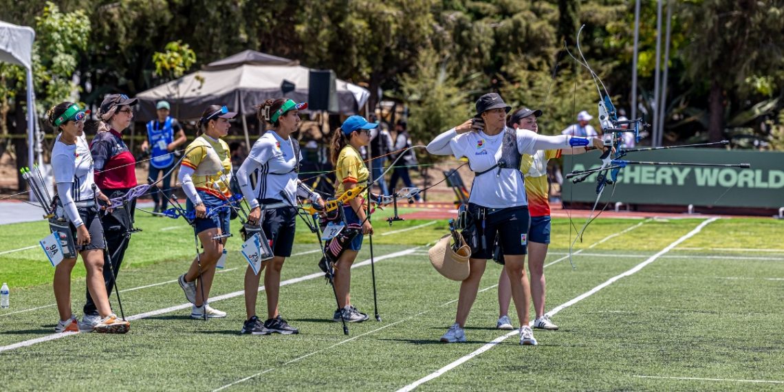 Alejandra Valencia obtiene bronce con equipo femenil en Copa del Mundo