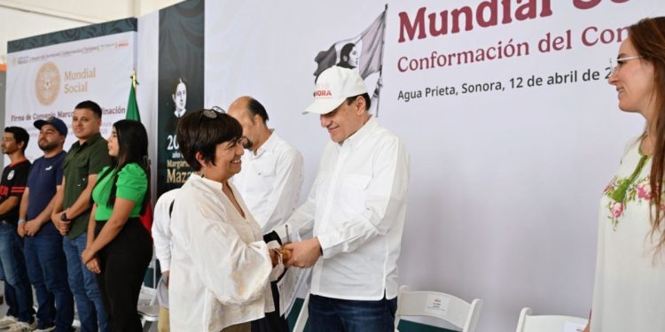 Gobernador Durazo y Sedatu entregan escrituras y fortalecen certeza patrimonial en Sonora