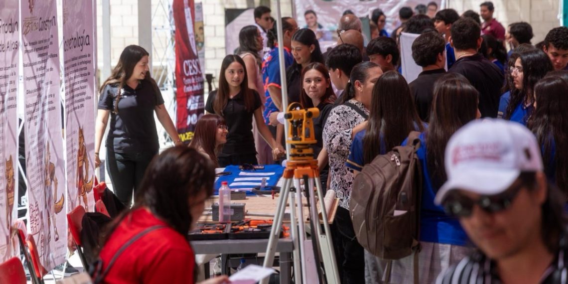 Gobierno de Sonora acerca oferta educativa a estudiantes con Feria Educativa