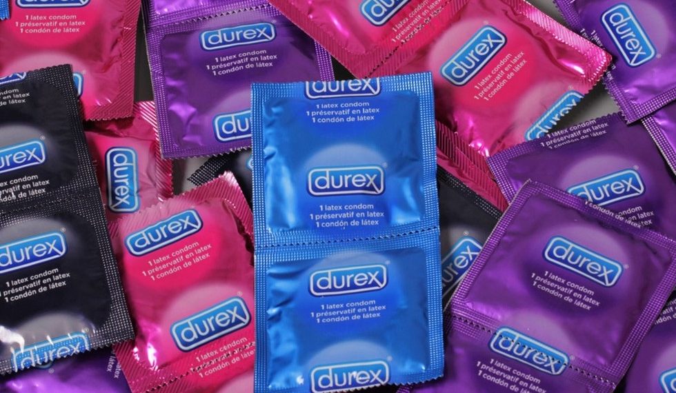 Preservativos subirán de precio por guerra en Irán