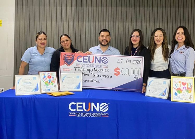 CEUNO entrega donativo de $60,000 a asociación que apoya a niños con autismo en Nogales