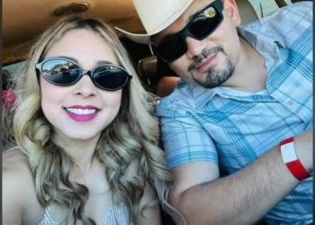 Confirman muerte de joven pareja de esposos en accidente carretero