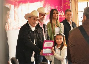 Gobernador Durazo beneficia a familias sonorenses con más becas, más apoyos y menos gastos