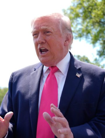 Abogados de Trump negocian con el IRS para resolver su demanda de 10,000 millones de dólares