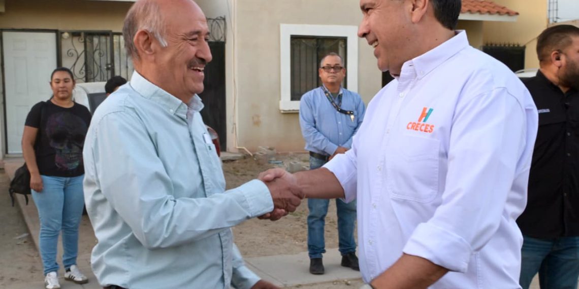 Atiende Toño Astiazarán a vecinas y vecinos de Urbi Villa del Cedro