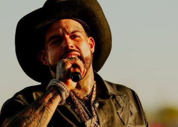 Emiliano Aguilar confronta a Christian Nodal