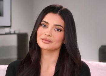 Kylie Jenner enfrenta demanda por discriminación