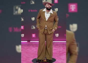 Cantará Carín León en Japón gracias a fans