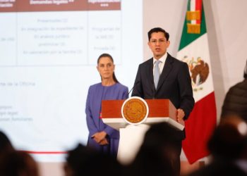 Él es Roberto Velasco, relevo de Juan Ramón de la Fuente en la SRE