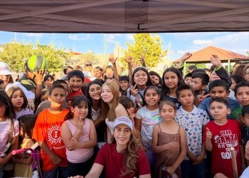 Celebra Marcela MAVAL el Día del Niño con más de 300 niñas y niños en la colonia Flores Magón