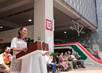 Sheinbaum inaugura tren de la Ciudad de México al AIFA