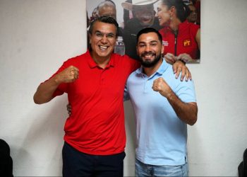 Ramón Flores respalda a boxeador guaymense Alan Campa para pelea internacional en Canadá