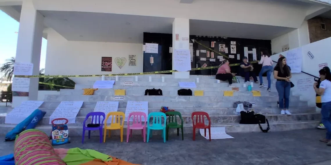 Estancias infantiles protestan en Congreso de Sonora por falta de recursos