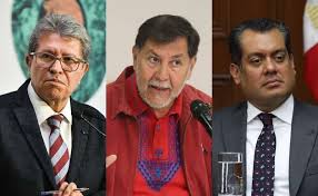 Chocan Noroña y Gutiérrez Luna por foto de Monreal escuchando misa