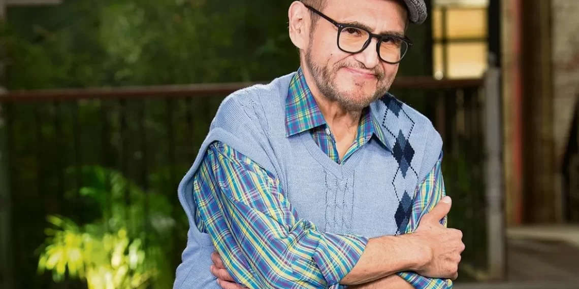 Celebra Edgar Vivar el éxito de ‘Vecinos’