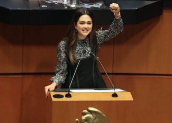 Andrea Chávez solicita licencia al Senado por tiempo indefinido