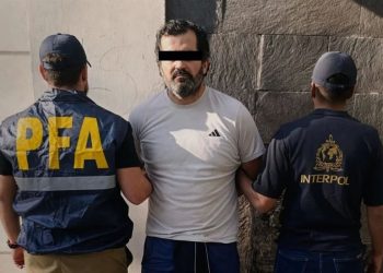 Cae Contralmirante Farías en Argentina por huachicol