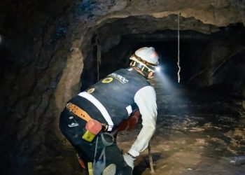 Hallan con vida a segundo minero en El Rosario, Sinaloa