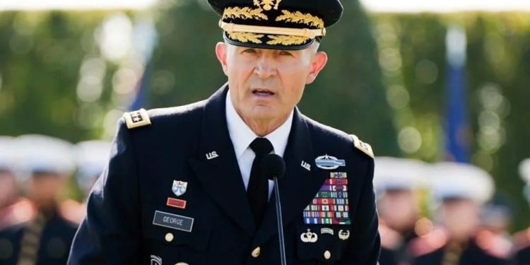 Pide Hegseth renuncia a jefe del Estado Mayor del Ejército