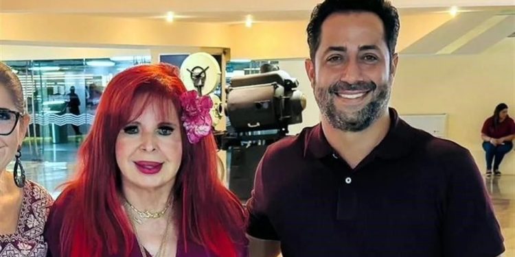 Se brinca Layda a Morena; impulsa a su ‘corcholata’