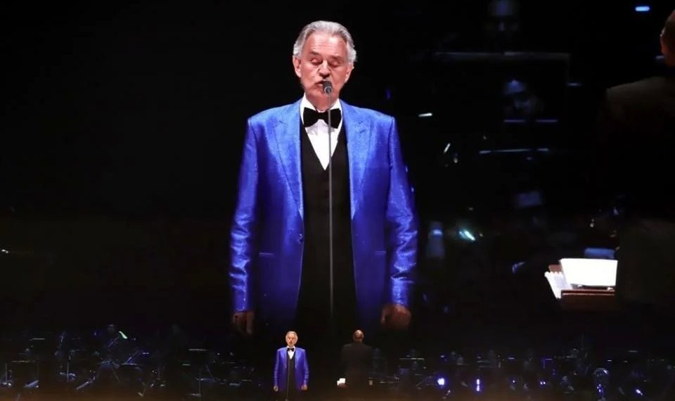 Andrea Bocelli enamora a 130 mil en el Zócalo