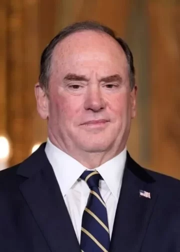 Deja su cargo Secretario de Marina de EU