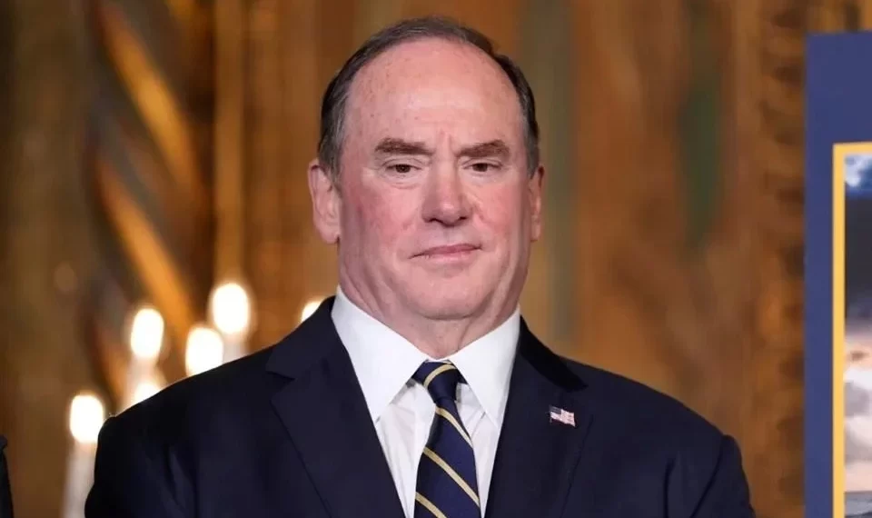 Deja su cargo Secretario de Marina de EU