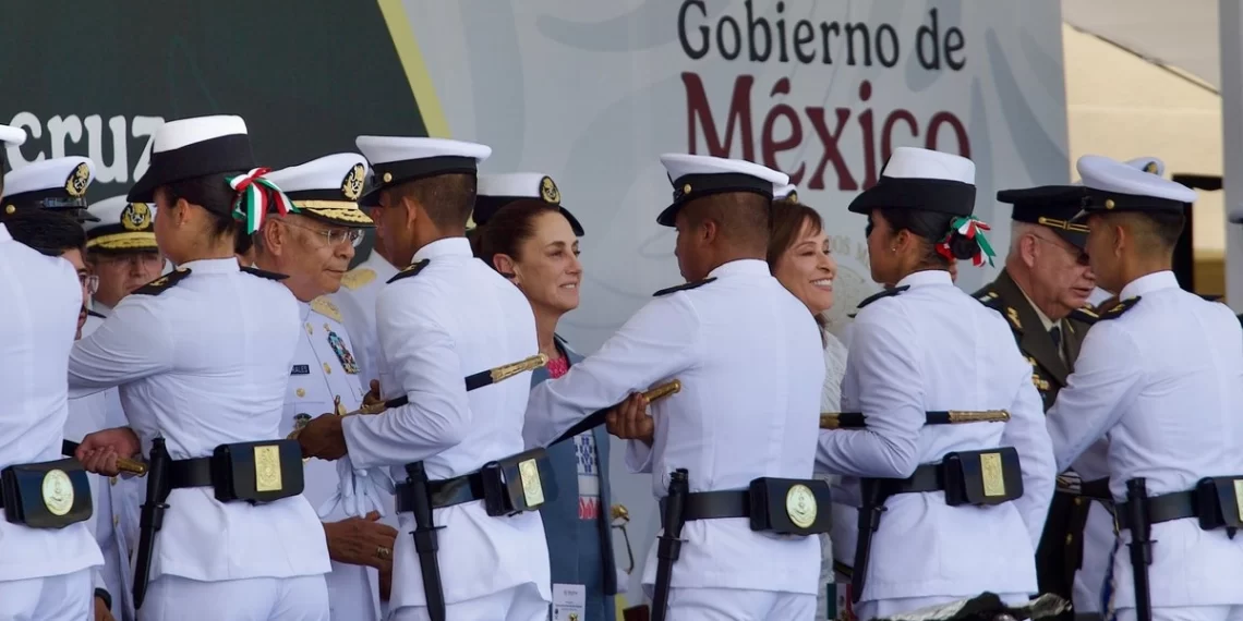 “Necesitamos marinos que también sean íntegros”: Sheinbaum en Veracruz