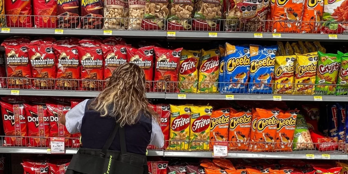 El 25% de alimentos procesados en México incumple ley por exceso de ácidos grasos