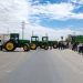 Agricultores bloquean la única carretera que une a Baja California con Sonora