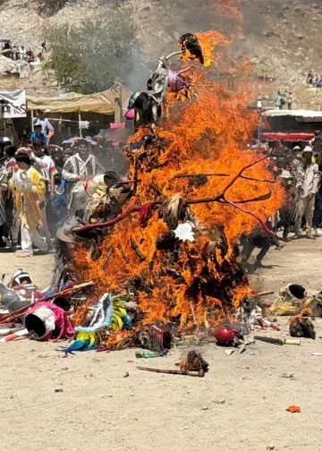 Con quema de máscaras, celebran yaquis Sábado de Gloria en Hermosillo